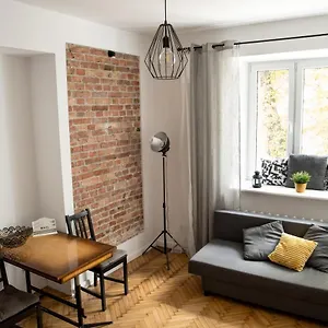poznanska-apartament-studio.warsawhotelspoland.com/